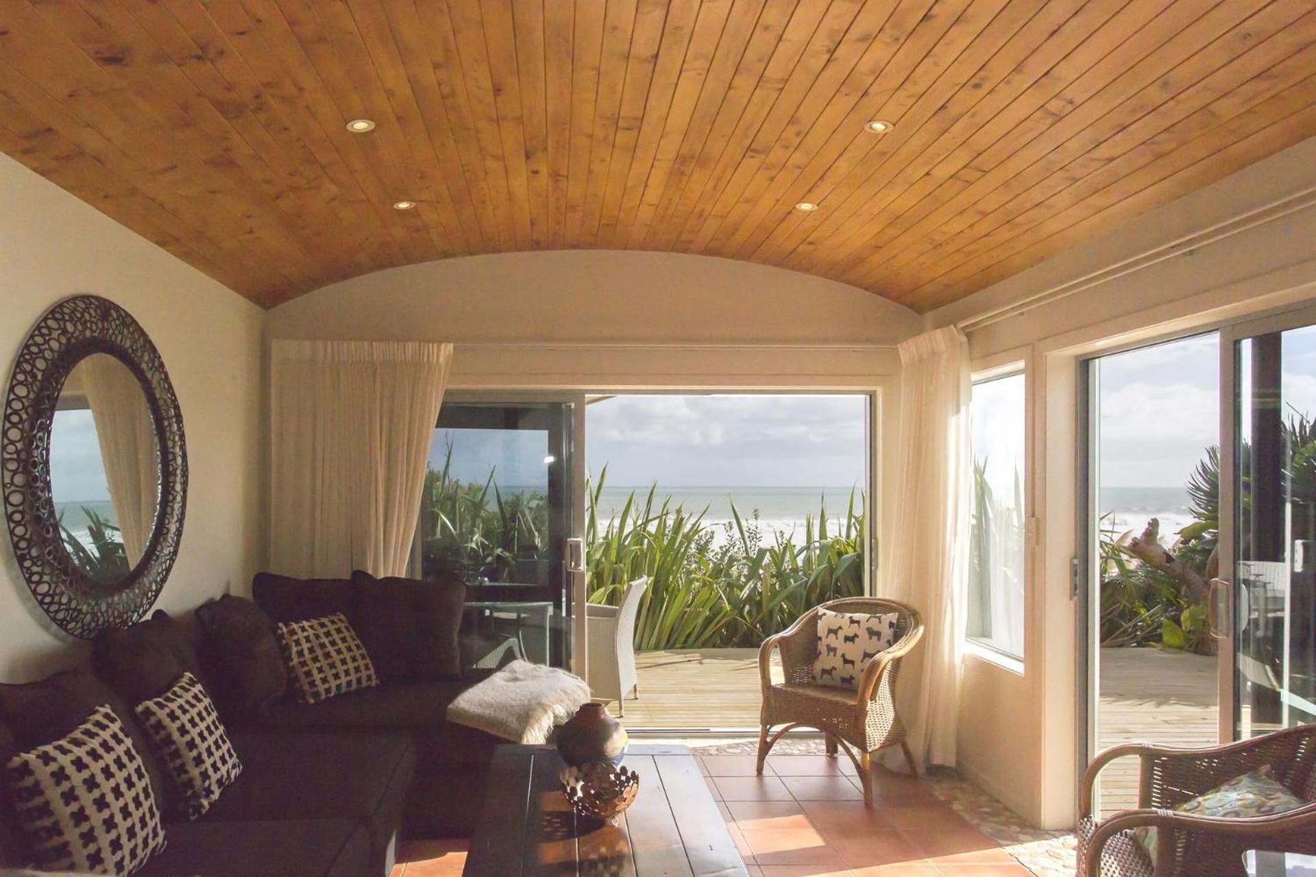 Chester Cottage Beachfront Oakura Exterior foto