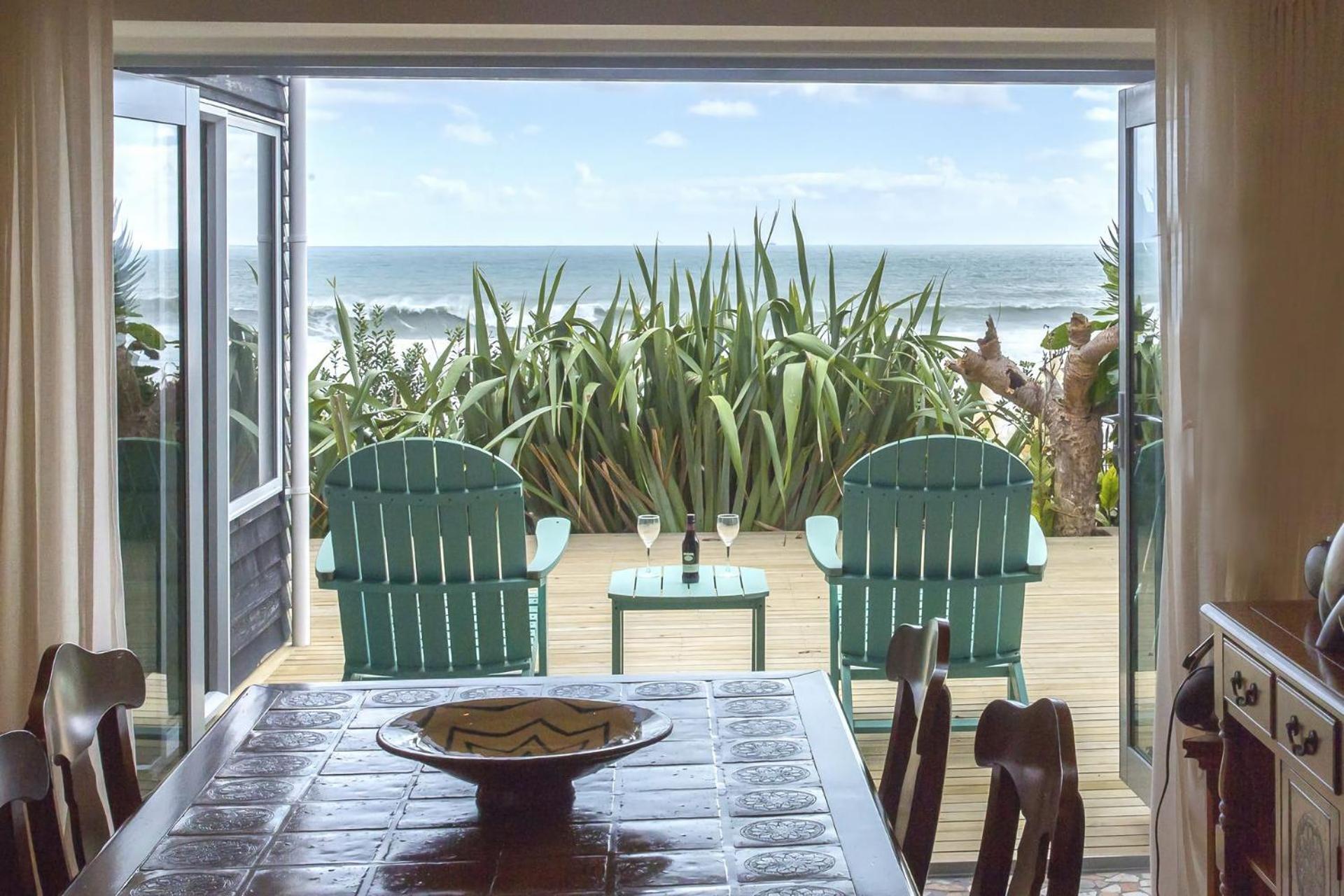 Chester Cottage Beachfront Oakura Exterior foto